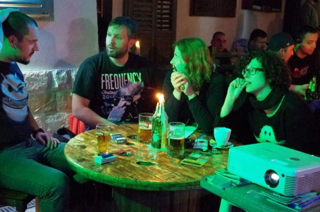 Prije osam godina u Azimutu je počela pub kviz histerija: Čast da obilježi tu obljetnicu pripala je koautoru prvog kviza ikad  