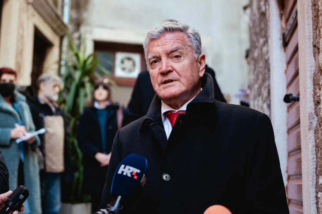 S Kalelarge skrenite u Vodičku koja je puna obnovljenih detalja, a posebnu priču kriju jedna vrata na Gorici 
