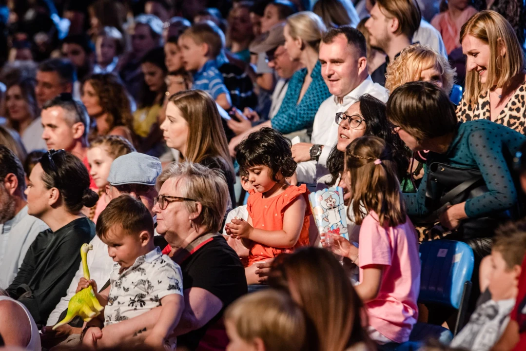 Otvoren je 62. Međunarodni festival u Šibeniku: Na svečanosti i djeca iz ukrajinskog Lavova