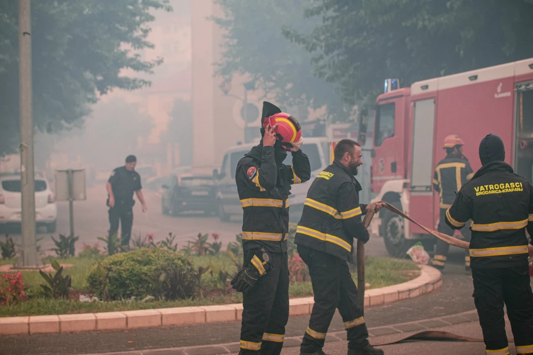 Fotogalerija koja otkriva razmjere plamenog užasa u Zatonu i Raslini