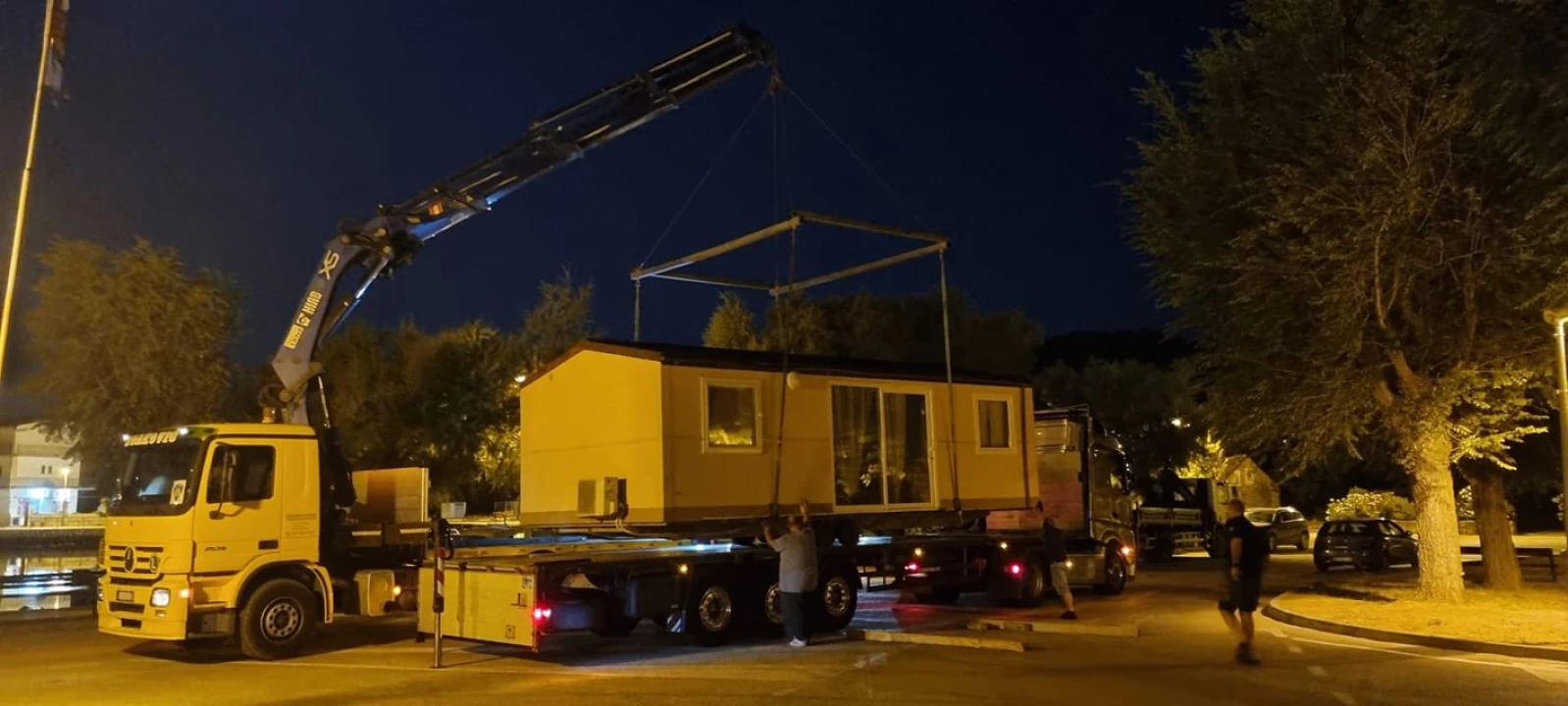 U Zaton i Raslinu stigle mobilne kućice za obitelji koje su ostale bez domova: 'Vjerujem da će zimu dočekati u novoj kući'