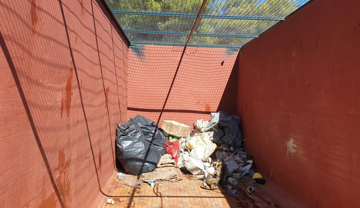 Volonteri i ronioci nedjelju proveli u akciji čišćenja  ispod Morinjskog mosta 