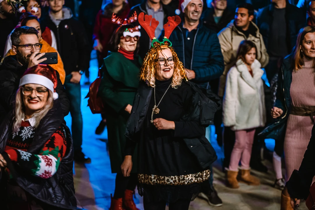 Parkić se u srijedu njihao u ritmu salse