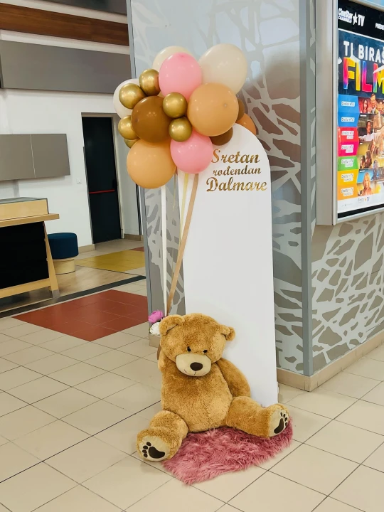 Dalmare slavi 19. rođendan uz popuste i veliku proslavu!