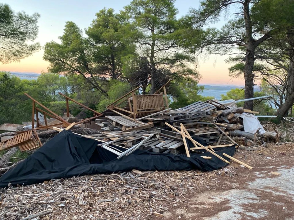 Puno smeća: Pogledajte na što sliči otok Obonjan