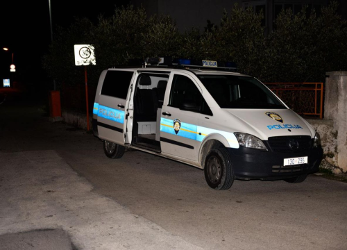 Ružna noć kod Drniša: Dvojica nasrnula na jednog, mahali noževima i prijetili smrću