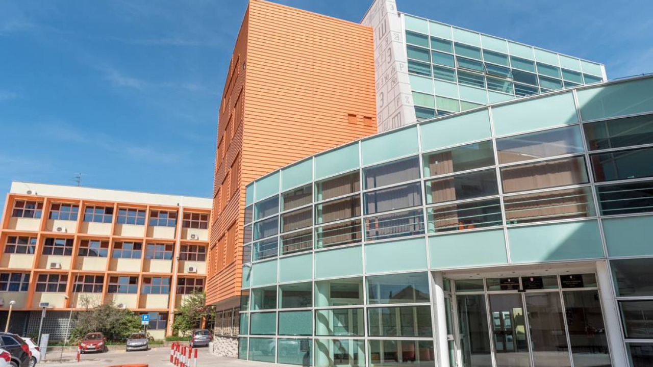 Industrijsko-obrtnička škola u Šibeniku prelazi na online nastavu, samo maturanti ostaju u klupama