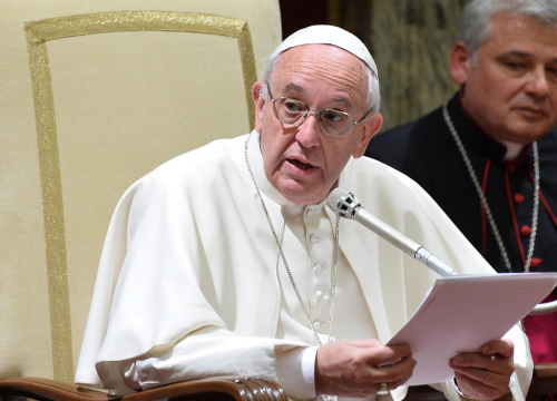 Papa Franjo u bolnici radi liječenja bronhitisa