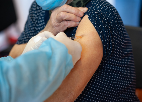 Imuni odgovor možda objašnjenje rijetke pojave ugrušaka nakon AstraZenecina cjepiva