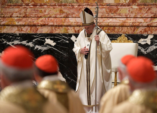 Samo 200 ljudi u Vatikanu slušalo papinu misu za Uskrs, prijašnjih godina uživo su je pratile tisuće ljudi