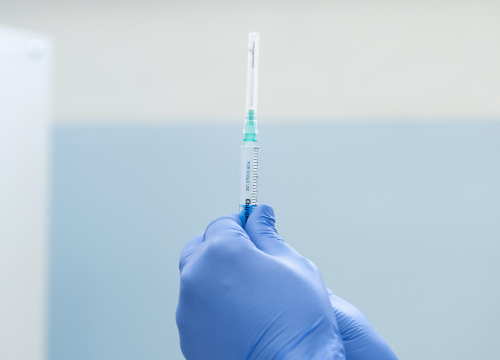 Pfizer i BioNTech zatražili odobrenje cjepiva protiv covida za adolescente