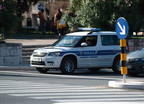 Netko uporno provaljuje u šibenske kafiće i restorane, zadnji na meti fast food iz kojeg je pokraden novac