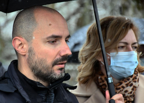 'Mislim na curicu, koja se čvrsto držala majčine suknje. I nikako da shvatim tko je imao snage, da je otrgne od majke i ubije obje'