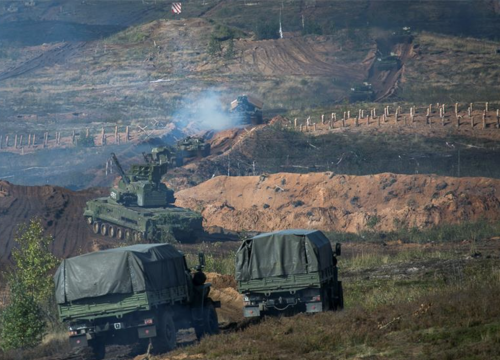 Rusija zaustavlja gomilanje vojnika na ukrajinskoj granici, dio povlači u vojne baze