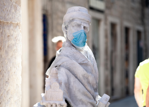 Zašto se od korone najviše umire na Balkanu i u srednjoj Europi?