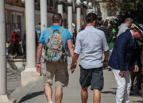 Povijesna presuda Upravnog suda otvorila vrata posvajanju za gay i lezbijske obitelji