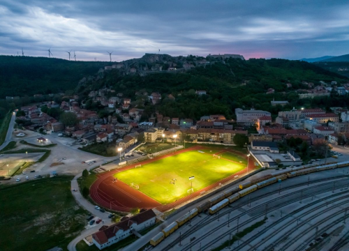 Nakon 108 godina Dinarino igralište dobilo je reflektore