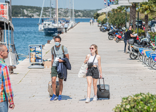 Božinović najavio popuštanje mjera od 1. lipnja ako pilot projekt dobro prođe, uskoro spremne i covid potvrde