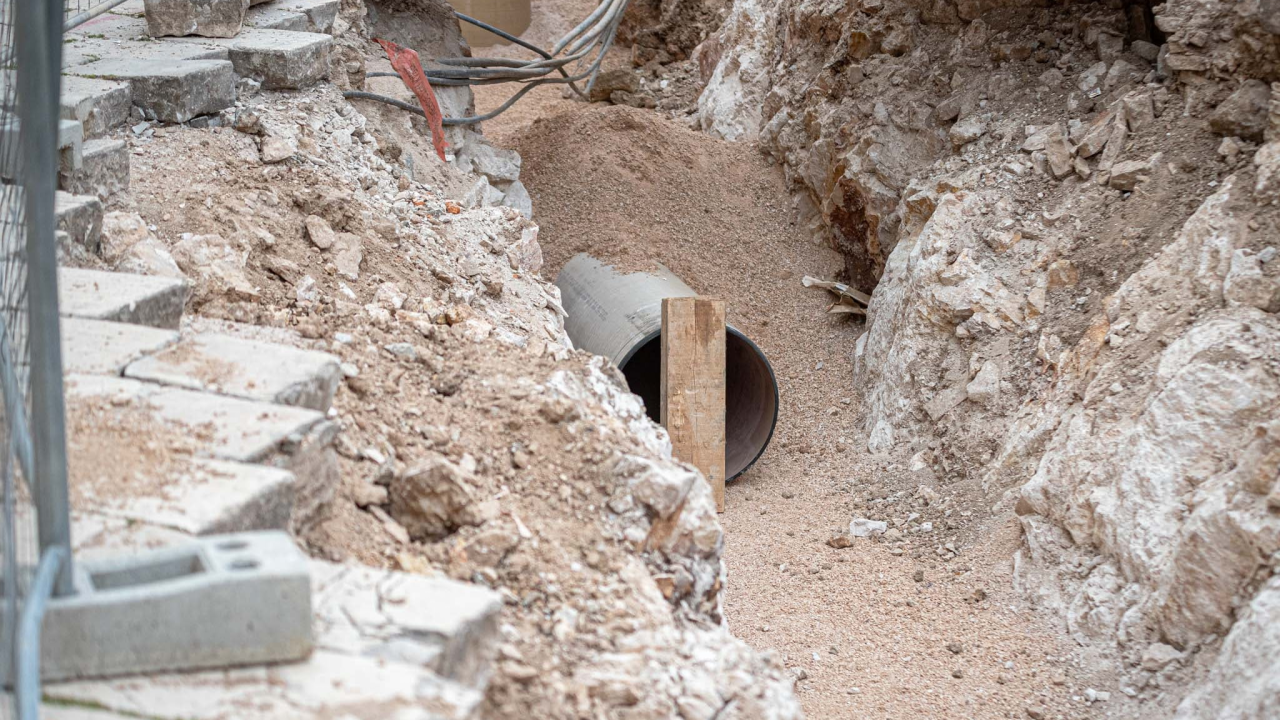 Muškarca u Zagrebu zatrpala zemlja dok je kopao kanal, nije mu bilo spasa