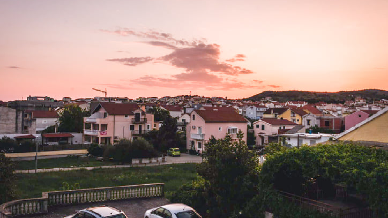 Uzeo novac pa odustao od posla: Žena u Vodicama četiri mjeseca čekala radove na kući, na kraju zvala policiju