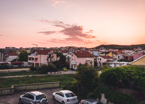 Uzeo novac pa odustao od posla: Žena u Vodicama četiri mjeseca čekala radove na kući, na kraju zvala policiju