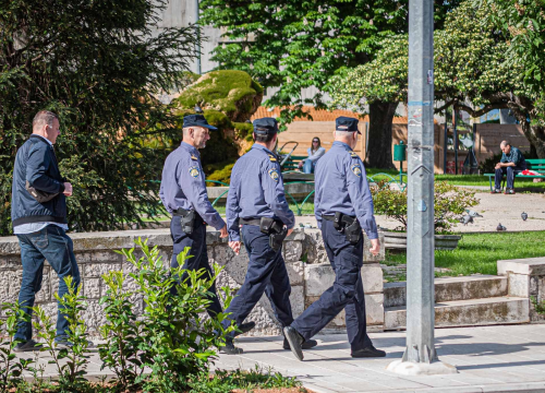 Šibenska policija ispisala 160 kazni zbog kršenja mjera: Onome tko izađe iz samoizolacije 8000 kuna kazne