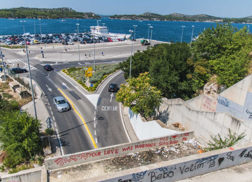 Vozač Honde (71) teško ozlijeđen nakon što je na raskrižju kod tunela oduzeo prednost vozaču Citroena