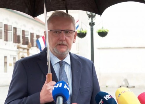 Božinović: Na okupljanjima 100 osoba, otvaranje unutarnjih prostora restorana, duže radno vrijeme kafića