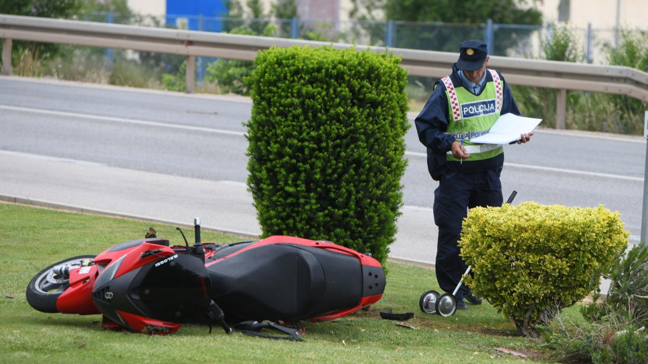 Motociklist (25) teže ozlijeđen nakon što mu je jučer kod Dalmarea Austrijanac u kamperu oduzeo prednost
