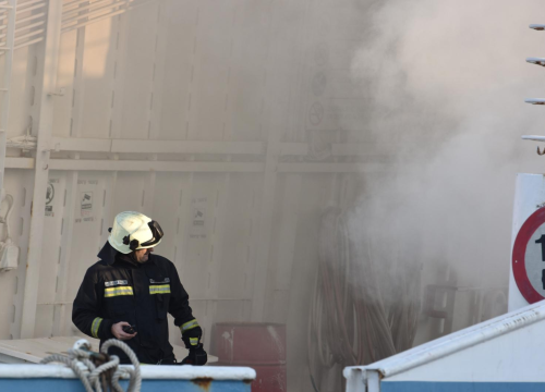 Veliki požar u marini Kaštela: Zapalila se jahta, vatra se proširila na još nekoliko brodova