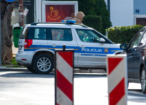 Policija našla lopova koji je u Šibeniku napao prodavačicu u kiosku: Ukrao cigarete i ozlijedio ženu