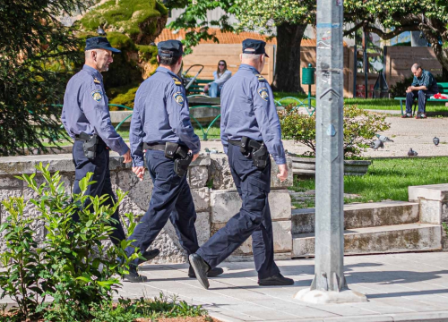 Žena (34) u Šibeniku nakon svađe istukla partnera