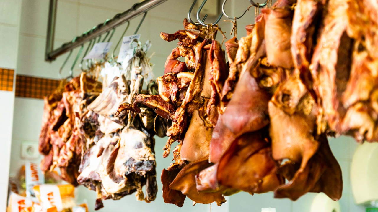 U Razvođu pale ozbiljne prijetnje jer 30-godišnjak nije bio zadovoljan kvalitetom suhomesnatih proizvoda isporučenih poznanici