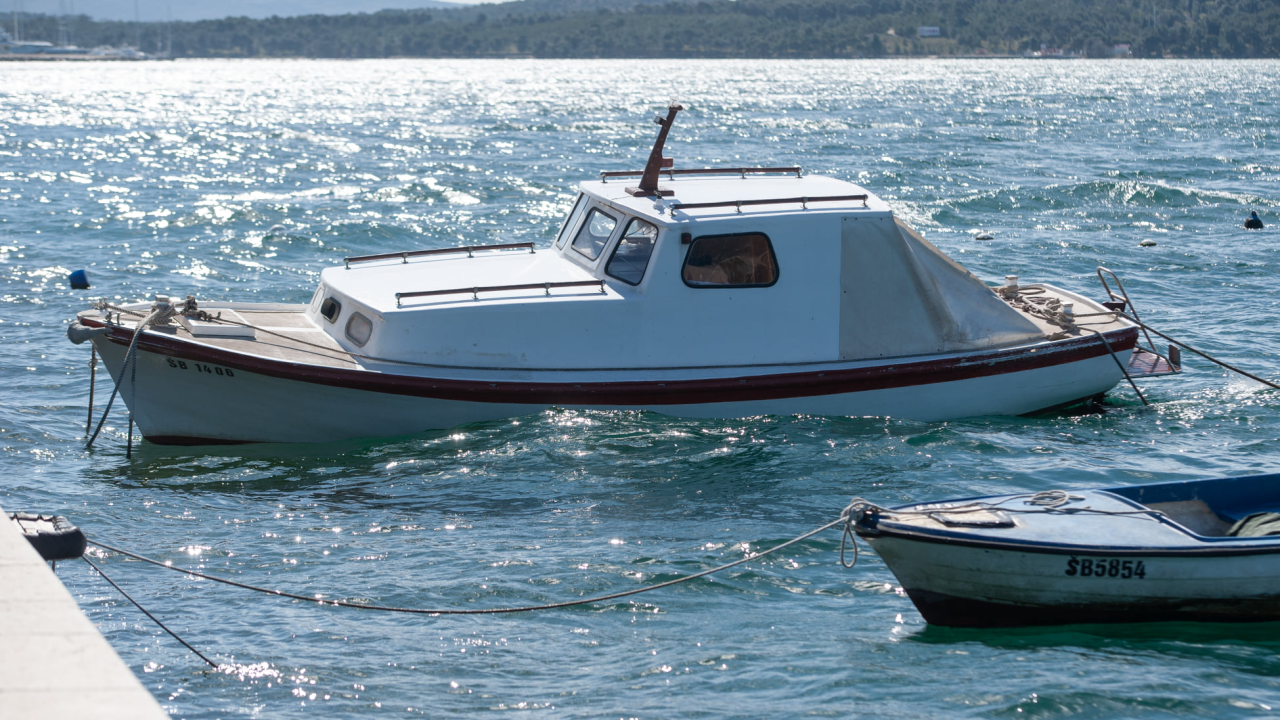 Na Srimi jedan brod opljačkan, a na Žirju oštećen: Počiniteljima ide kaznena prijava