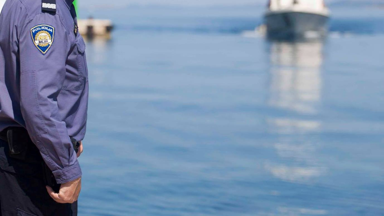 Prijetio da će zapaliti brod 38-godišnjaka na Žirju: Na kraju napravio štetu od 10 tisuća kuna na plovilu 50-godišnjakinje