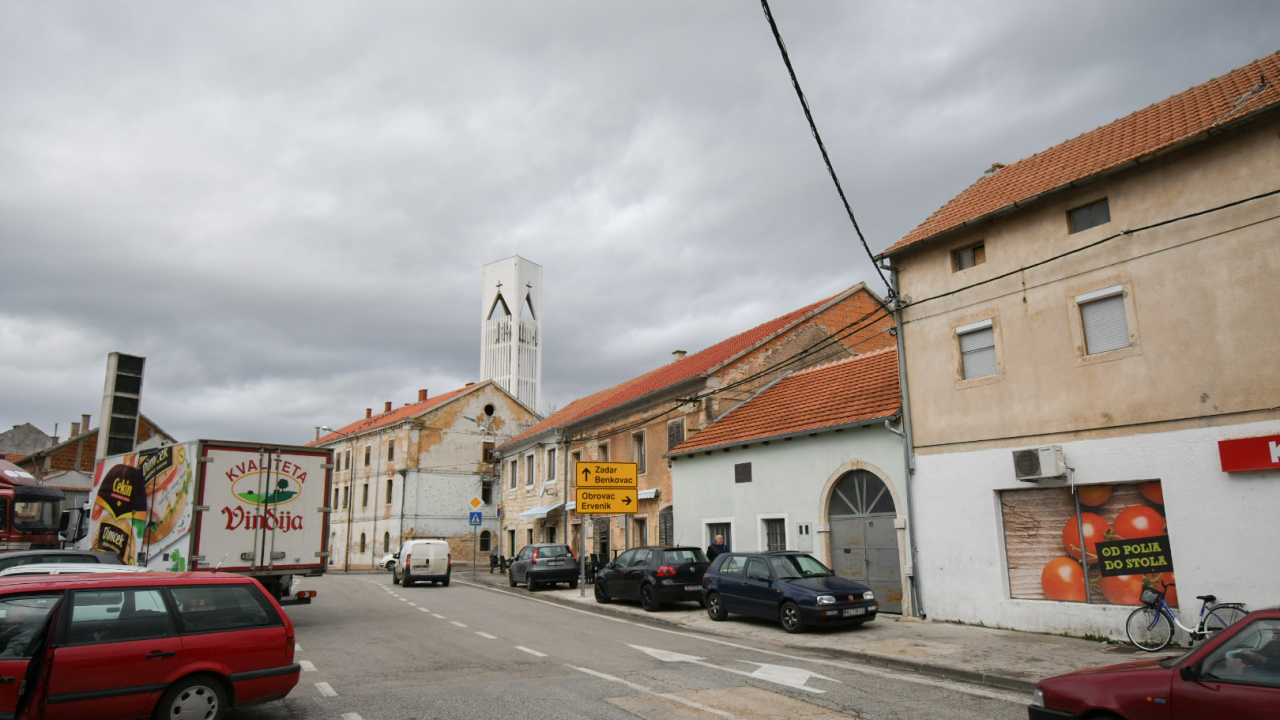 Bez dozvole i pod utjecajem alkohola vozio električki skuter po Kistanjama: Pao je i zadobio teške ozljede