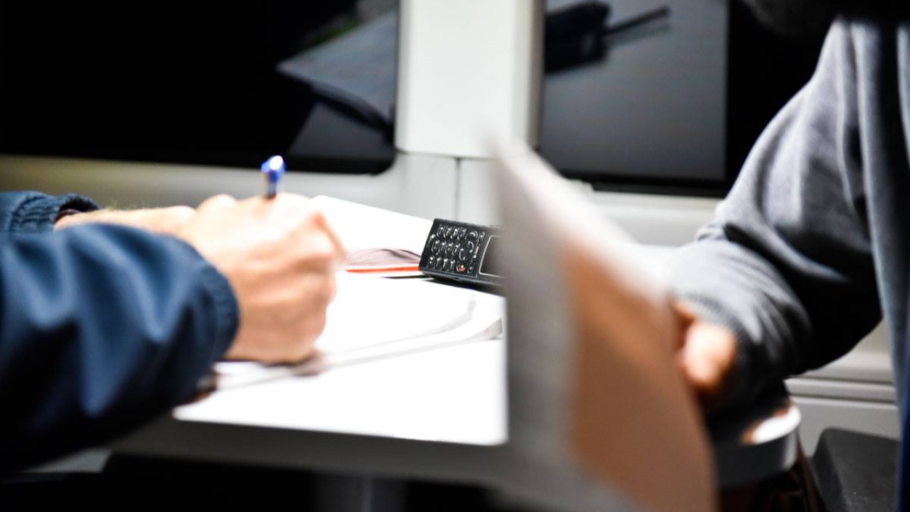 Da bi prekrila prekršaj 23-godišnjaka, 28-godišnjakinja lažno prijavila krađu motora: Imali su i trećeg pomagača, ali plan im nije upalio