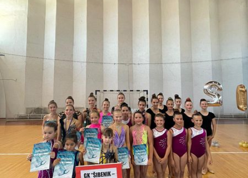 Fotografija 5 - Gimnastičarke Šibenik-Dalmacije predstavile se u sjajnom svjetlu, osvojile mnoštvo medalja