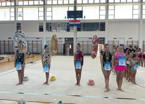 Fotografija 11 - Gimnastičarke Šibenik-Dalmacije predstavile se u sjajnom svjetlu, osvojile mnoštvo medalja