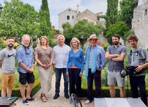 Slavni britanski vrtlar Monty Don snimio emisiju o Samostanskom srednjovjekovnom vrtu sv. Lovre u Šibeniku