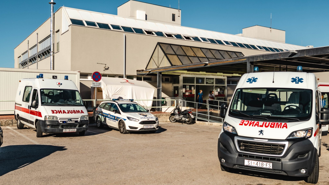 Mlada žena teško ozlijeđena u izlijetanju quada s ceste: Zadržana u šibenskoj bolnici