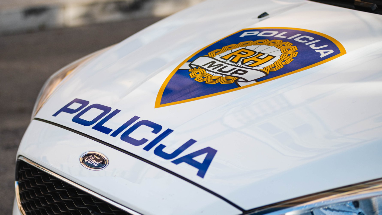 Pješak (71) teško ozlijeđen nakon što je na njega kod Knina naletio vozač Forda