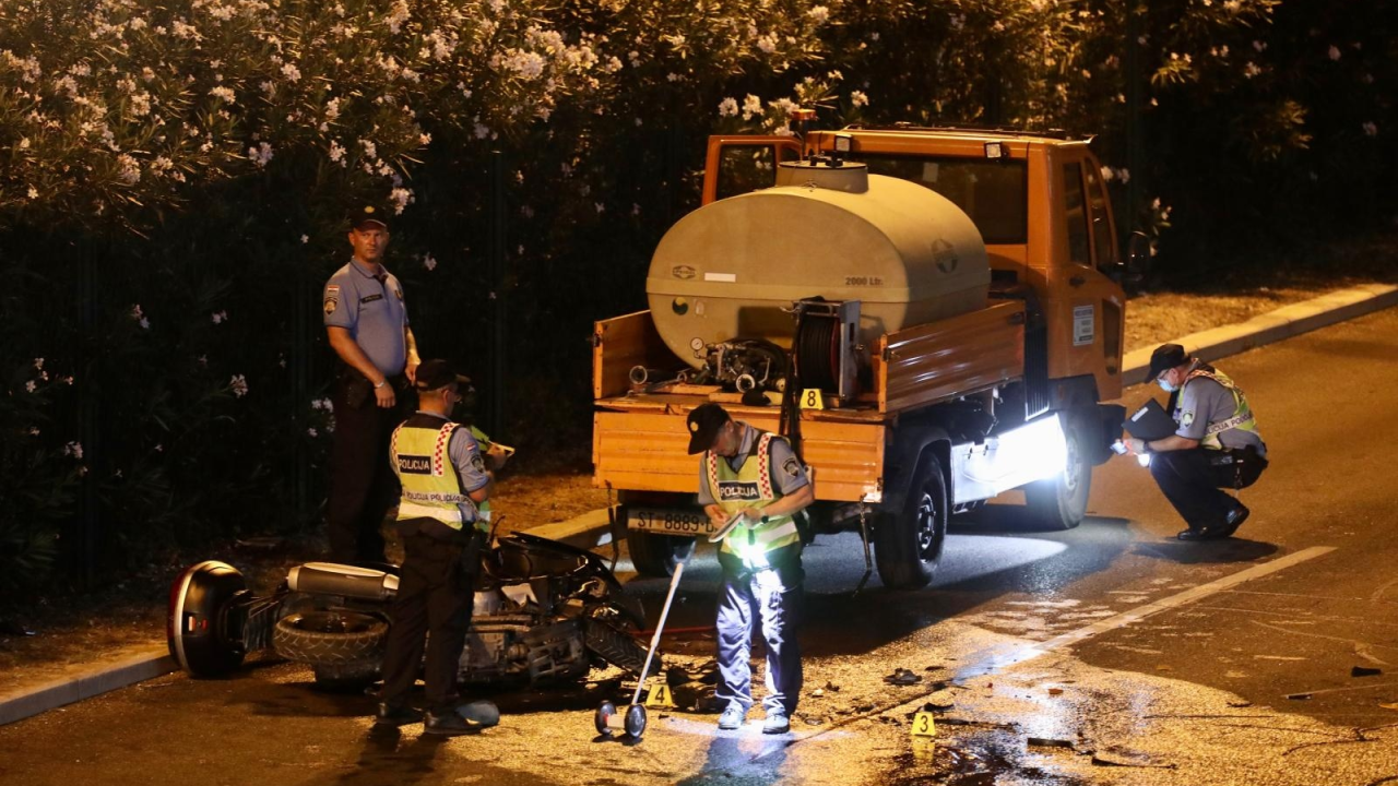 Vozač motocikla zabio se u cisternu u Splitu, preminuo je u bolnici