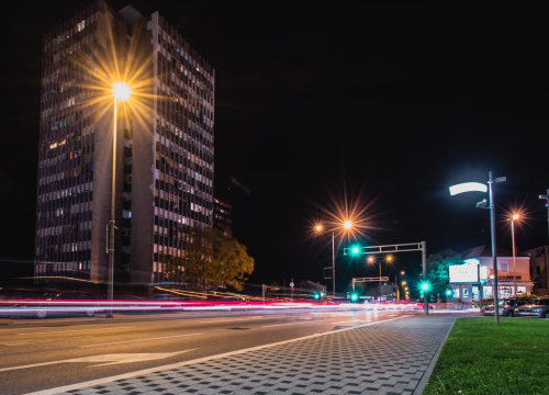 U stanu u Šibeniku nasilnik napao bivšu suprugu: Držao joj nadlaktice i udario je u glavu
