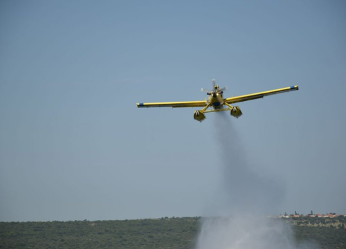 Lokaliziran požar kod Zatona i Rasline: Četiri vatrogasne ekipe nadzirat će teren kroz noć