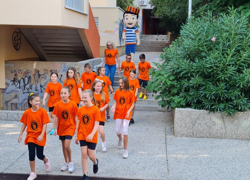 Fotografija 5 - Ivana Guberina s mladom ekipom snima film o Draženu: Danas su pregledali školske ocjene šibenskog virtuoza