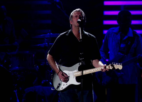 Clapton neće nastupati u dvoranama koje traže potvrde o cijepljenju