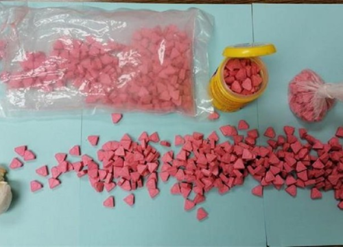 Mladić i maloljetnik imali 740 tableta estasyja. Planirali ih prodavati na Pagu