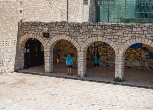 U gradskoj blagajni 383 tisuće kuna za radne bilježnice i marendu osnovaca iz siromašnijih obitelji