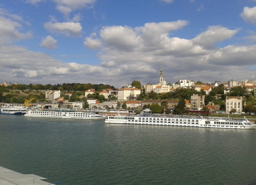 Srbija ima više od pet tisuća zaraženih dnevno u novom valu korone